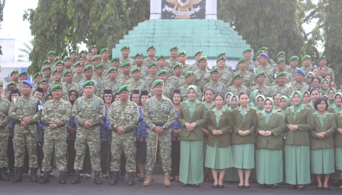 Kasdim 0207/Simalungun Hadiri Ziarah di TMP Nagur dalam Rangka HUT Ke-64 Korem 022/Pantai Timur