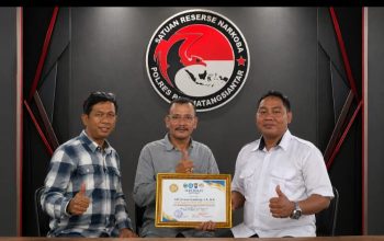 KPKM-RI Berikan Penghargaan kepada Kasat Narkoba AKP Irwanta Sembiring atas Keberhasilan Mengungkap Kasus Sabu 1 Kilogram Di Pematangsiantar