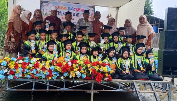 Haru dan Penuh Kebahagiaan, TK RA Baitul Ilmi Gelar Acara Wisuda Siswa Tahun Ajaran 2025/2026