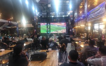 Semangat Sepak Bola Satukan TNI dan Masyarakat, Nobar Piala Dunia 2026 Berlangsung Meriah di Siantar